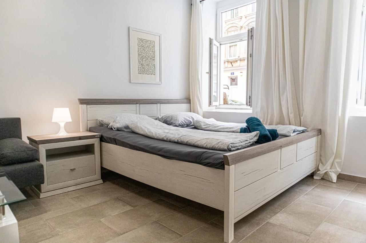 9 Min From Center - Lovely Near U1 Reumannplatz Apartmán