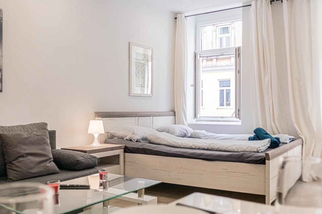 9 Min From Center - Lovely Near U1 Reumannplatz Appartement Wenen